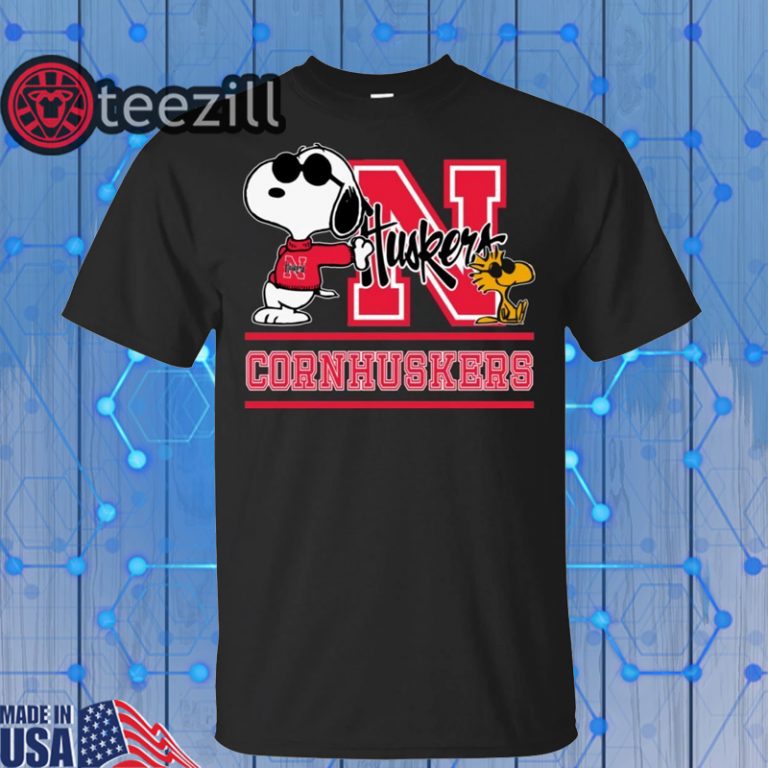 Snoopy Nebraska Cornhuskers Gift Shirt - teezill