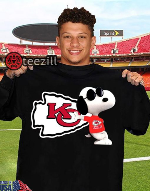 NFL Kansas City Chiefs Snoopy T shirt