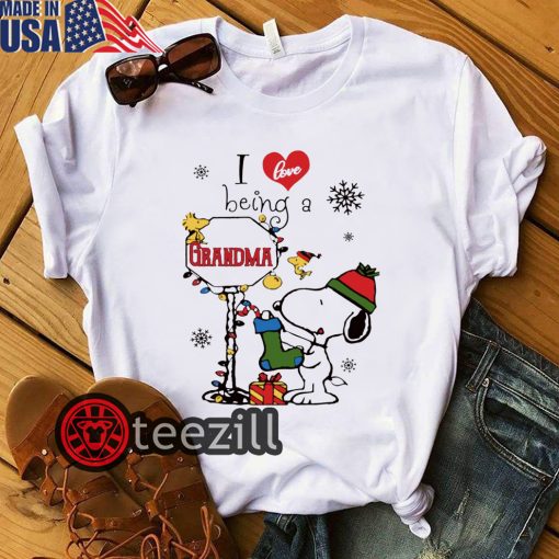 Merry Christmas Snoopy I Love Being A Grandma Shirt