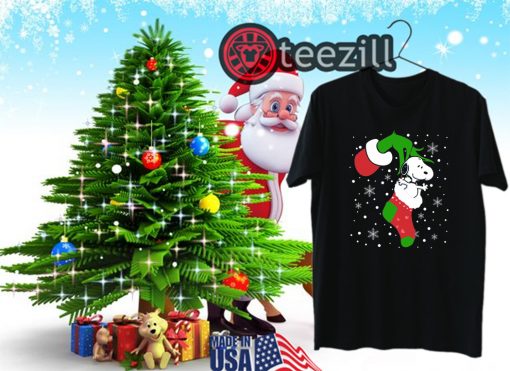 Grinch Hand Holding Snoopy Christmas Shirt