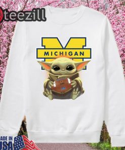 Baby Yoda Hug Michigan Wolverines Football T-shirt