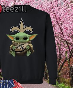 Baby Yoda hug New Orleans Saints Shirt T-Shirts
