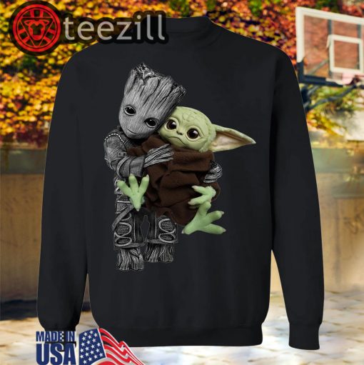 Groot Hugging Baby Yoda Shirt The Mandalorian Baby Yoda Mixed Groot T-shirt