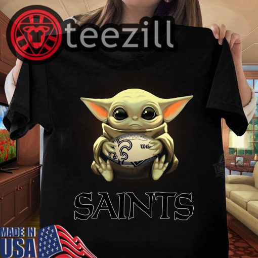 Women's Baby Yoda Hug New Orleans Saints Shirt