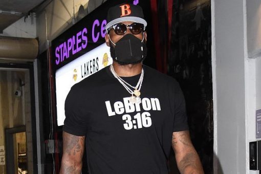 Lakers' LeBron James References Stone Cold Steve Austin with 'LeBron 3:16' T-Shirt