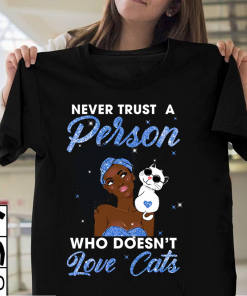 Person Who Doesn't Love Cats T-Shirt