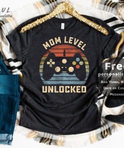 Personalization Mom Level Unlocked Est 2021, Gaming Shirt, Mothers Day Gift, Mommy to Be, Video Game Shirt, First Time Mom, New Mom Shirt