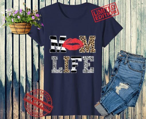 Women Mom Life Vintage Leopard Pattern Red Lips Mother's Day 2021 T-Shirt