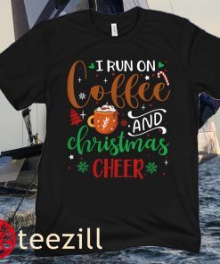 I Run On Coffee & Christmas Cheer Humor Funny Holiday Quote Young Kids Hoodies T-Shirts