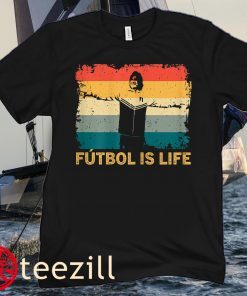 Futbol is Life Vintage Retro Football Fan Lover Unisex T-Shirt