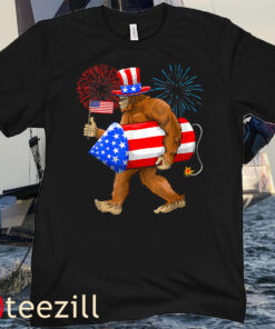 Bigfoot American Flag Funny 4th Of July Sasquatch Believe Flag Tee Shirt