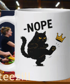 Nope No Kings in America Black Cat Shirt - Anti Trump mug