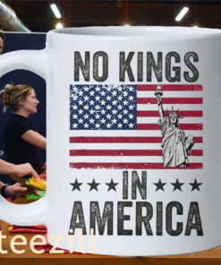 Tee No Kings in America Protest Save Democracy Mug