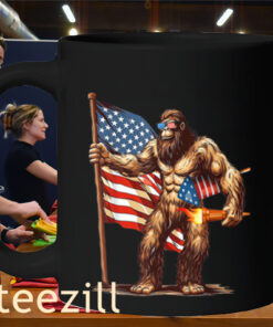 US Flag Bigfoot Fireworks 4th of July Men Sasquatch Mug
