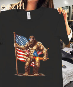 US Flag Bigfoot Fireworks 4th of July Men Sasquatch Shirt