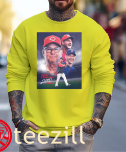 Posters Terry Francona 2,000 Career Wins MLB Shirt Sweater