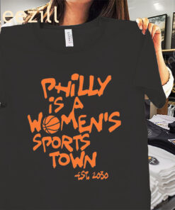 Aubrey Plaza Wears Philly Is A Women's Sports Town Classic