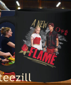 New Flame Official Disney Zombies 4 Nova and Victor Shirt Mug