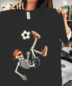 Soccer Tee for Teens Boys Men T-Shirt Funny Halloween Skeleton Shirt