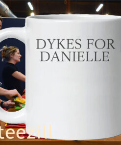 Team Dykes for Danielle Mug