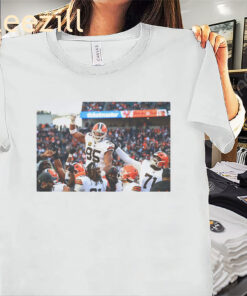 Posters Classic Myles Garrett NFL Sacks Record Celebration Shirts