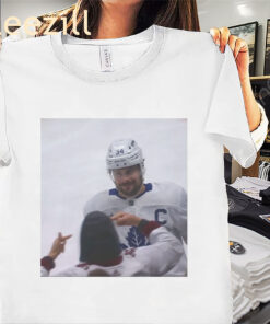 Posters Official Auston Matthews Smirks At The Avs Fans Shirts