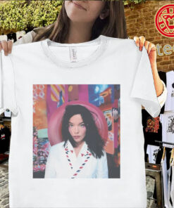 Anne Hathaway Björk Classic Shirt