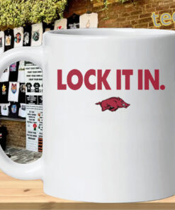 Lock It In Arkansas Razorbacks Shirt – Arkansas Fan Game Day Graphic TeeMug