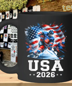 Patriotic American Flag Ice Hockey Shirt – USA Hockey Player Fan Graphic TeeMug