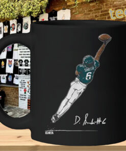 DeVonta Smith One Hand Shirt - Philadelphia Football Fan mug