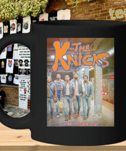 The Knicks Core Out and Play – NYC Basketball Vintage Poster mug